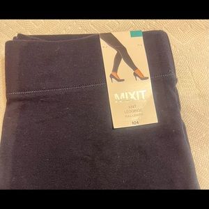 Navy colored Knit Leggings Full Length   57% Cotton, 38% Polyester, 5% Spandex